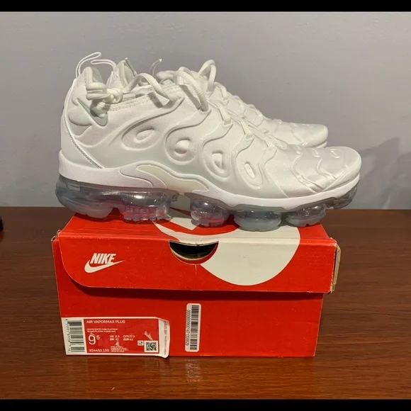 NIKE AIR VAPORMAX PLUS WHITE MENS SIZE 9.5 BRAND NEW W/BOX (924453-100)